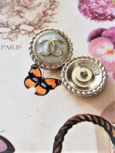 Load image into Gallery viewer, 20 mm stamped  milk buttons,metal,gripox
