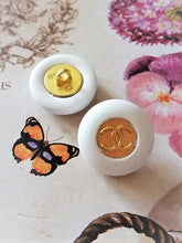 Load image into Gallery viewer, 18 mm stamped butons,gripox,metal
