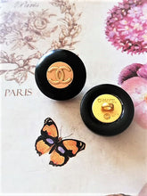 Load image into Gallery viewer, 18 mm stamped butons,gripox,metal
