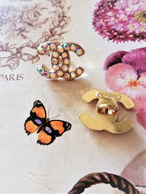 Load image into Gallery viewer, 18/14 mm stamped buttons.zirkonia rainbow,metal
