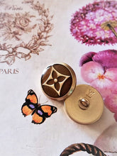Load image into Gallery viewer, 18 mm stamped buttons,gripox,metal,louis vuitton
