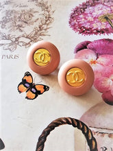 Load image into Gallery viewer, 18 mm stamped buttons,gripox,metal
