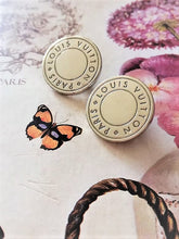 Load image into Gallery viewer, 20 mm buttons,metal,Louis Vuitton
