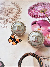 Load image into Gallery viewer, 20 mm stamped  milk buttons,metal,gripox
