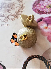 Load image into Gallery viewer, 21 mm buttons, gold resin,metal
