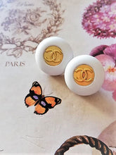 Load image into Gallery viewer, 18 mm stamped butons,gripox,metal
