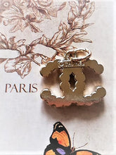 Load image into Gallery viewer, 19 mm stamped,buttons,pendant,metal,faux perlen
