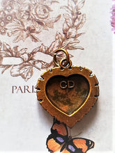 Load image into Gallery viewer, 22 mm stamped buttons,pendant,brass,faux perlen,Dior
