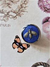 Load image into Gallery viewer, 18 mm stamped,navy blue,buttons,gripox,brass,Gucci
