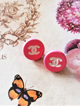 Load image into Gallery viewer, 11 mm stamped buttons,resin
