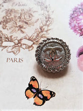 Load image into Gallery viewer, 20 mm stamped buttons,silver metal
