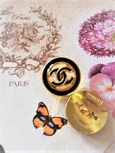 Load image into Gallery viewer, 20 mm stamped buttons,metal,emaille
