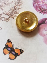Load image into Gallery viewer, 20 mm buttons,emaille,metal Gucci
