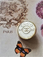 Load image into Gallery viewer, 20 mm stamped buttons,gripox, gold metal
