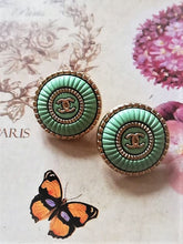 Load image into Gallery viewer, 18 mm buttons,resin,metal
