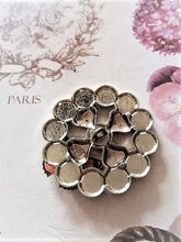 Load image into Gallery viewer, 31 mm buttons,resin,metal
