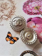 Load image into Gallery viewer, 20 mm stamped buttons,metal

