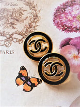 Load image into Gallery viewer, 20 mm stamped buttons,metal,emaille
