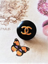 Load image into Gallery viewer, 18  mm buttons,matt,metal,emaille
