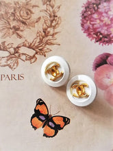 Load image into Gallery viewer, 13 mm buttons,resin,metal
