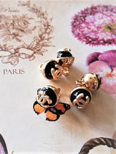 Load image into Gallery viewer, 10 mm buttons,pendant ,resin.metal
