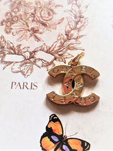 Load image into Gallery viewer, 20 mm stamped buttons,gold metal,pendant
