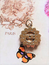 Load image into Gallery viewer, 20 mm buttons,pendant,gold metal,zirkonia,Dior
