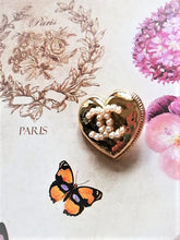 Load image into Gallery viewer, 20 mm stamped buttons,metal,faux perlen
