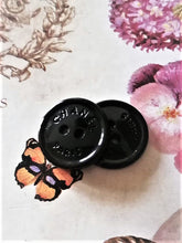 Load image into Gallery viewer, 18 mm buttons resin
