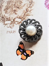 Load image into Gallery viewer, 20 mm buttons,metal,faux perlen
