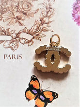 Load image into Gallery viewer, 19 mm stamped  rainbow,buttons,pendant,metal,
