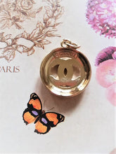Load image into Gallery viewer, 20 mm stamped,buttons,pendant,gold metal
