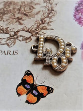 Load image into Gallery viewer, 23 mm buttons,pendant,faux per;en,gold metal,Dior
