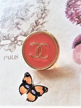 Load image into Gallery viewer, 20 mm   buttons, gold metal,emaille
