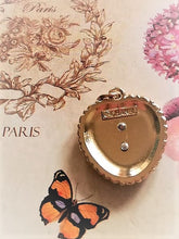 Load image into Gallery viewer, 22 mm stamped ,buttons,pendant gripox,faux perlen,gold metal
