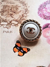 Load image into Gallery viewer, 22 buttons ,metal,emaille
