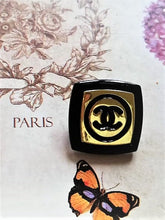 Load image into Gallery viewer, 18 mm stamped buttons,resin,metal
