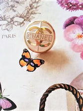 Load image into Gallery viewer, 20 mm  buttons, gold metal,emaille
