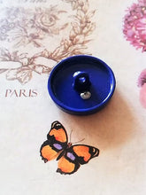 Load image into Gallery viewer, 20 mm navy blue buttons, gold metal,emaille
