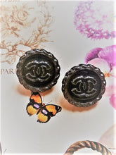 Load image into Gallery viewer, 20 mm  stamped buttons,emaille.silver metal
