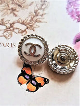 Load image into Gallery viewer, 20 mm stamped  buttons gripox,  silver metal
