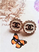 Load image into Gallery viewer, 15 mm buttons,emaille.gold metal
