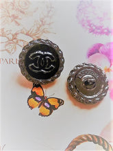 Load image into Gallery viewer, 20 mm  stamped buttons,emaille.silver metal
