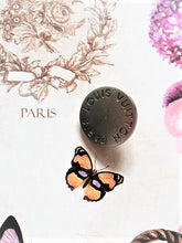 Load image into Gallery viewer, 17 mm buttons, matt,silver metal,Louis Vuitton
