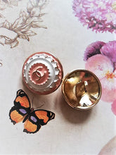 Load image into Gallery viewer, 15 mm , buttons,gold metal,emaille
