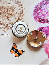 Load image into Gallery viewer, 20 mm buttons,resin,gold metal
