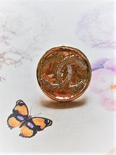 Load image into Gallery viewer, 20 mm stamped buttons,gold metal

