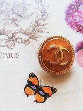 Load image into Gallery viewer, 20 mm stamped buttons,gripox,gold metal
