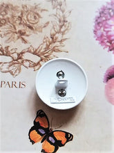 Load image into Gallery viewer, 20 mm stamped buttons,gold metal,
