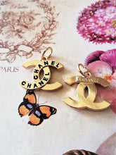 Load image into Gallery viewer, 20 mm stamped,buttons,pendant,gold metal
